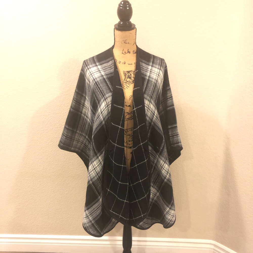 Steve Madden Cape